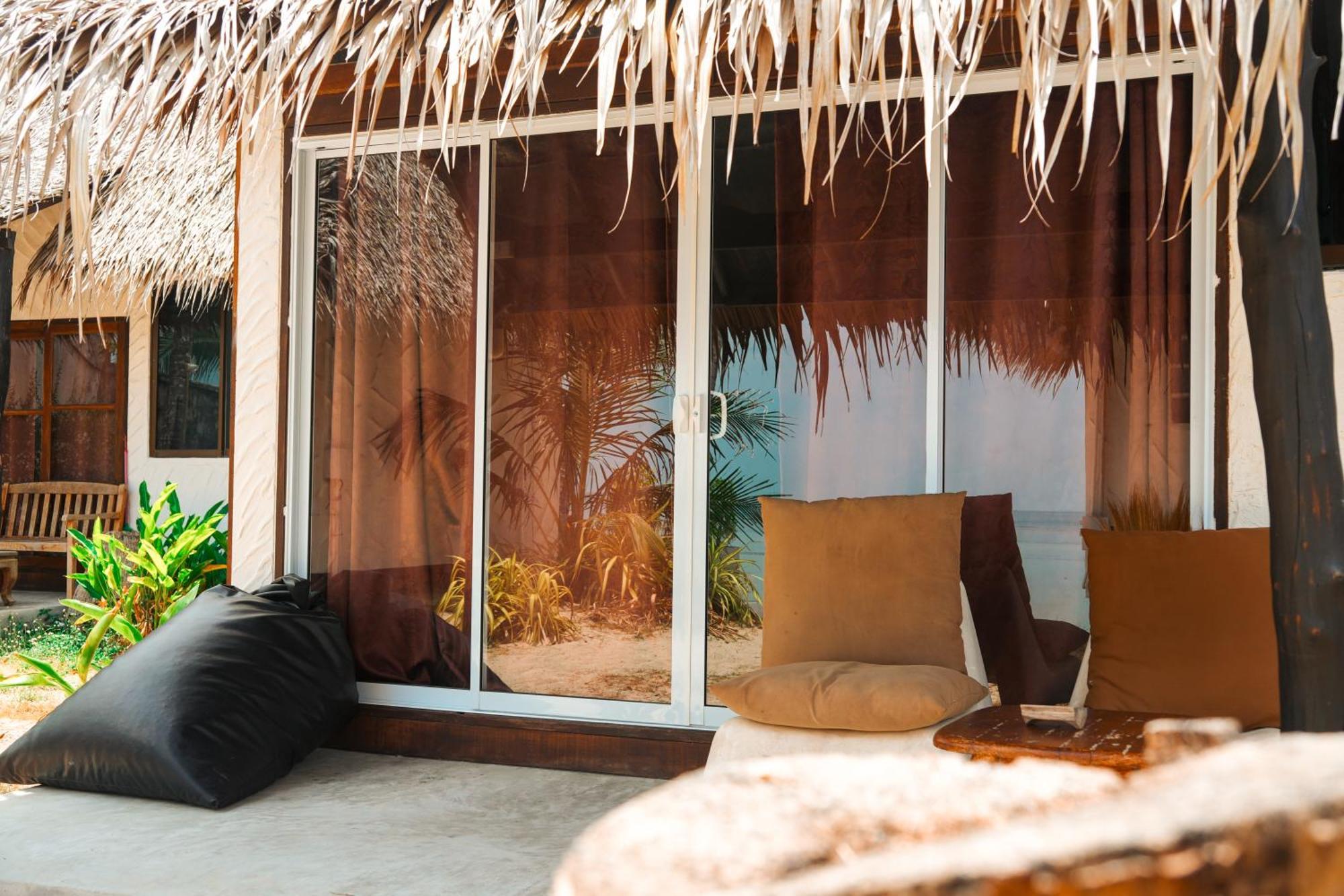 Wild Wood X Hansa Beach Fitness Resort Thong Sala Exterior foto